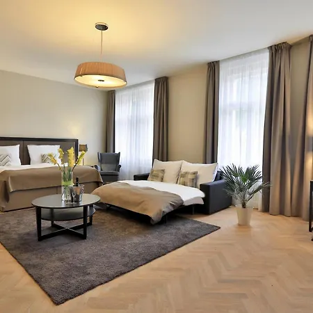 & Apartahotel 4*