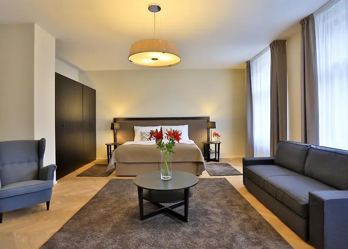 Apartahotel & Praga