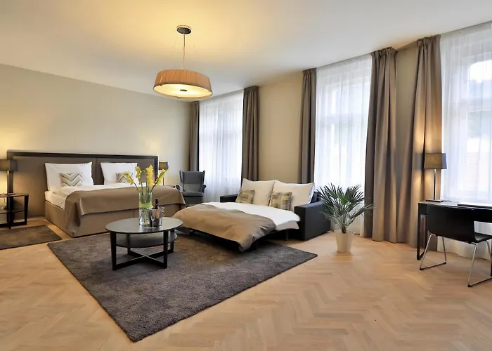 & Apartahotel 4*