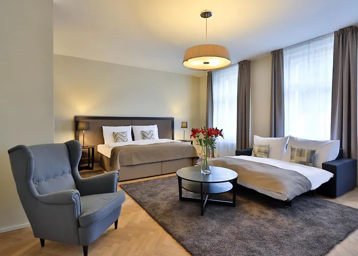 & Apartahotel