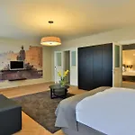 & Apartmanhotel 4*