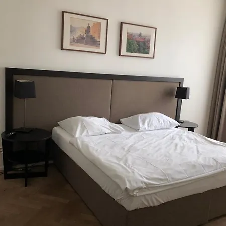 & Lägenhetshotell