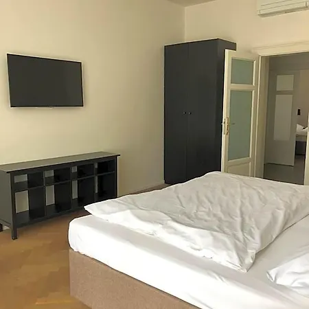Aparthotel & 4*