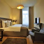 Aparthotel & Praga