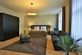 & Aparthotel
